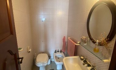 Casa en alquiler de 4 dormitorios c/ cochera en San Isidro Catedral