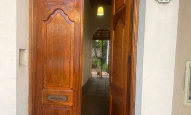 Casa en alquiler de 4 dormitorios c/ cochera en San Isidro Catedral