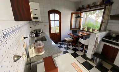 Casa en alquiler de 4 dormitorios c/ cochera en San Isidro Catedral