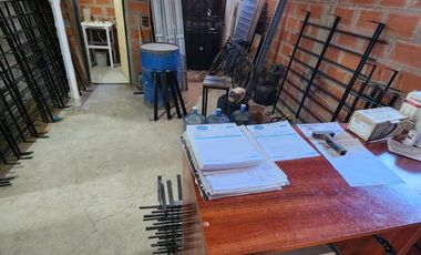 Casa en venta de 2 dormitorios c/ cochera y galpón en González Catán
