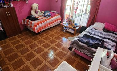 Casa en venta de 2 dormitorios c/ cochera y galpón en González Catán