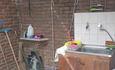 Casa en alquiler de 2 dormitorios c/ cochera en San Justo