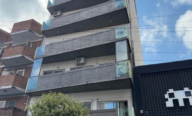 Dpto Alquiler 1 dorm c/cochera, balcón, AA cortinas rollers Chacabuco 284 SMdTuc