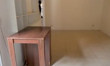 Dpto Alquiler 1 dorm c/cochera, balcón, AA cortinas rollers Chacabuco 284 SMdTuc