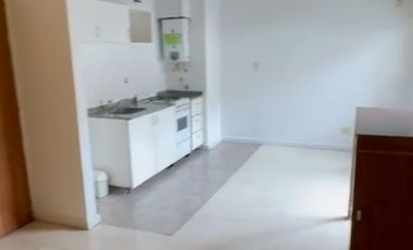 Dpto Alquiler 1 dorm c/cochera, balcón, AA cortinas rollers Chacabuco 284 SMdTuc