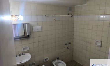 Departamento en alquiler de 2 dormitorios a metros del Parque Central