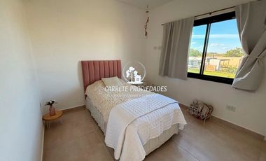 Casa en venta de 3 dormitorios y escritorio. Pileta. Santa Lucia. Pilar