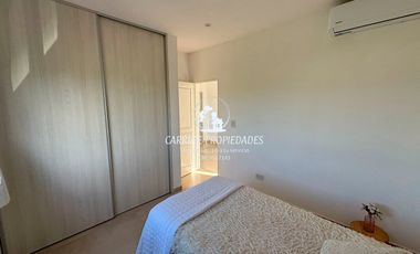 Casa en venta de 3 dormitorios y escritorio. Pileta. Santa Lucia. Pilar