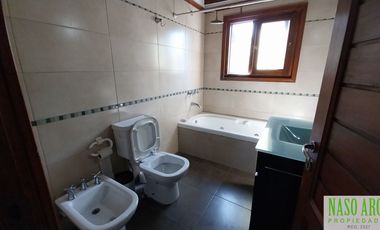 Chalet en venta en Sierra de los Padres. Zona Capilla