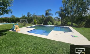 Casa en venta de 3 dormitorios c/ cochera en Los Talas