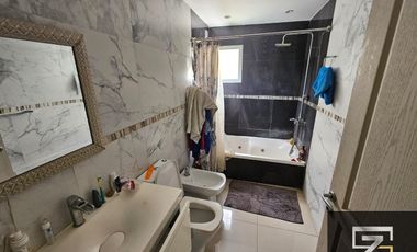 Casa en venta de 3 dormitorios c/ cochera en Los Talas