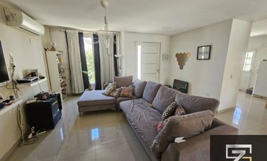 Casa en venta de 3 dormitorios c/ cochera en Los Talas