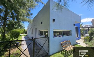 Casa en venta de 3 dormitorios c/ cochera en Los Talas