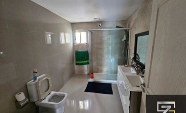 Casa en venta de 3 dormitorios c/ cochera en Los Talas