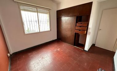 Amplio departamento en venta a pasos de plaza Belgrano