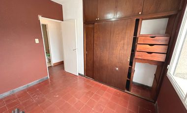 Amplio departamento en venta a pasos de plaza Belgrano