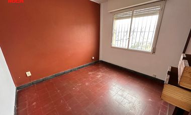 Amplio departamento en venta a pasos de plaza Belgrano