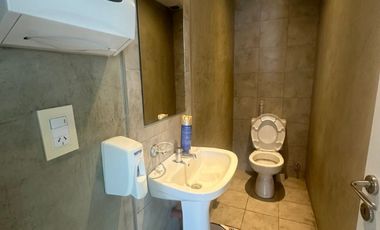 Oficinas en venta en moderno edificio con cochera doble en zona Centro