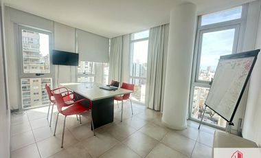 Oficinas en venta en moderno edificio con cochera doble en zona Centro