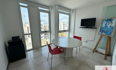 Oficinas en venta en moderno edificio con cochera doble en zona Centro