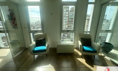 Oficinas en venta en moderno edificio con cochera doble en zona Centro