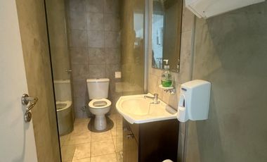 Oficinas en venta en moderno edificio con cochera doble en zona Centro