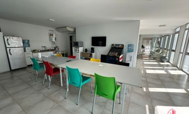Oficinas en venta en moderno edificio con cochera doble en zona Centro