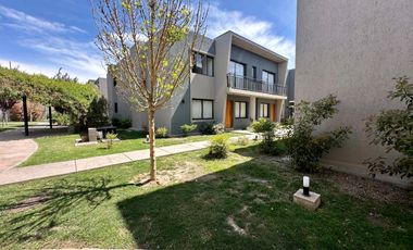 Departamento en venta de 2 dormitorios c/ cochera en Luján de Cuyo