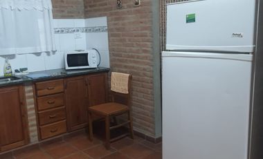 Casa en alquiler temporario de 2 dormitorios c/ cochera en Villa Cura Brochero