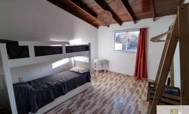 Casa en alquiler temporario de 2 dormitorios c/ cochera en Mina Clavero
