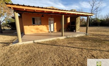 Casa en alquiler temporario de 2 dormitorios c/ cochera en Mina Clavero