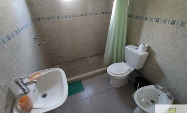Casa en alquiler temporario de 2 dormitorios c/ cochera en Mina Clavero