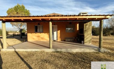 Casa en alquiler temporario de 2 dormitorios c/ cochera en Mina Clavero