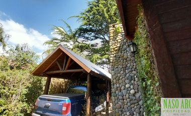 CABAÑA CON QUINCHO Y PISCINA EN VENTA EN SIERRA DE LOS PADRES. GAS NATURAL