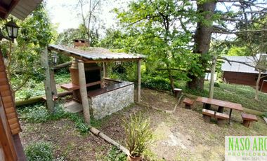 CABAÑA CON QUINCHO Y PISCINA EN VENTA EN SIERRA DE LOS PADRES. GAS NATURAL