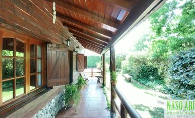 CABAÑA CON QUINCHO Y PISCINA EN VENTA EN SIERRA DE LOS PADRES. GAS NATURAL
