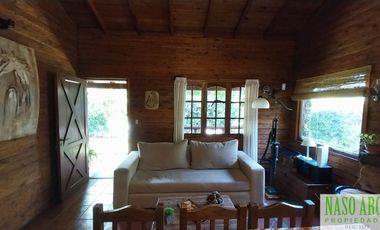 CABAÑA CON QUINCHO Y PISCINA EN VENTA EN SIERRA DE LOS PADRES. GAS NATURAL