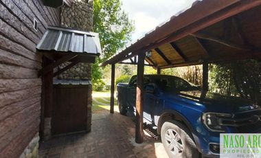 CABAÑA CON QUINCHO Y PISCINA EN VENTA EN SIERRA DE LOS PADRES. GAS NATURAL