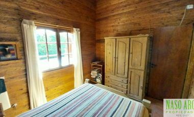 CABAÑA CON QUINCHO Y PISCINA EN VENTA EN SIERRA DE LOS PADRES. GAS NATURAL