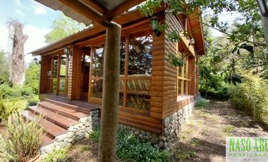 CABAÑA CON QUINCHO Y PISCINA EN VENTA EN SIERRA DE LOS PADRES. GAS NATURAL