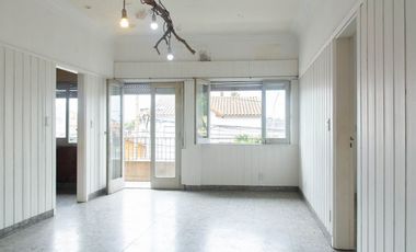 VENTA EN V. BALLESTER - PH C/TERRAZA a REFACCIONAR