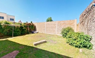 VENTA CASA 3 AMBIENTES AMPLIO LOTE. FCIO VARELA