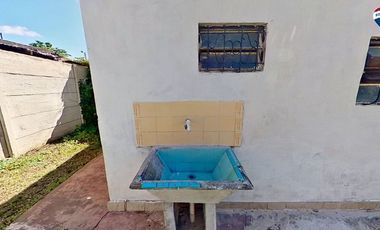 VENTA CASA 3 AMBIENTES AMPLIO LOTE. FCIO VARELA