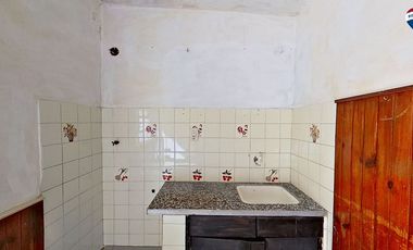 VENTA CASA 3 AMBIENTES AMPLIO LOTE. FCIO VARELA