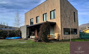 Casa en venta de 3 dormitorios c/ cochera en San Martin de los Andes