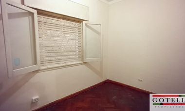Venta Monte Grande Casa Centrica de 3 dormitorios 2 baños c/ cochera y patio