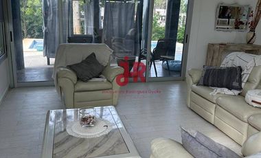 CODIGO 687 - 4 DORMITORIOS EN SUITE CON PILETA Y GARAGE - ZONA ALAMOS PINAMAR