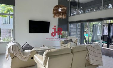 CODIGO 687 - 4 DORMITORIOS EN SUITE CON PILETA Y GARAGE - ZONA ALAMOS PINAMAR