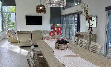 CODIGO 687 - 4 DORMITORIOS EN SUITE CON PILETA Y GARAGE - ZONA ALAMOS PINAMAR