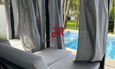 CODIGO 687 - 4 DORMITORIOS EN SUITE CON PILETA Y GARAGE - ZONA ALAMOS PINAMAR